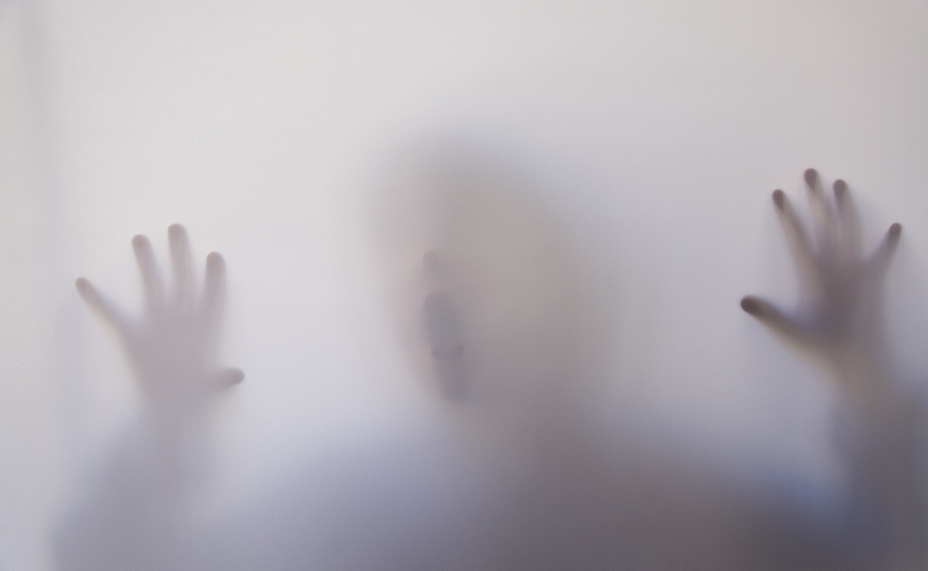 Maurizio Cattelan: respirare i fantasmi ciechi